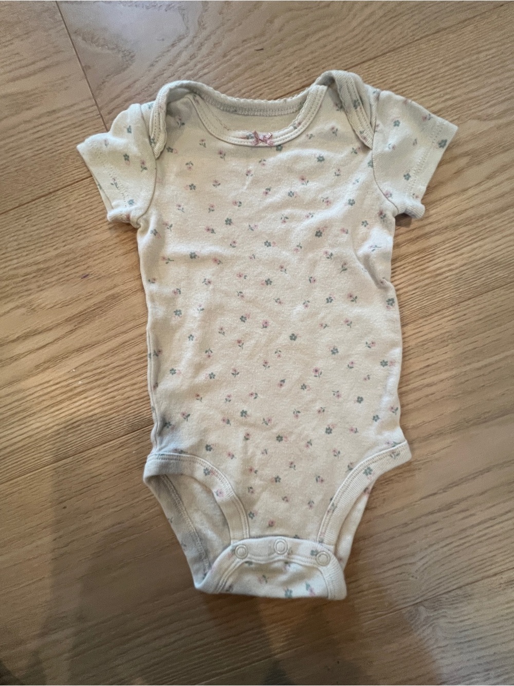 🔥 2 FOR $8 OFFER 🔥 Soft Floral Baby One-Piece Bodysuit in Cream